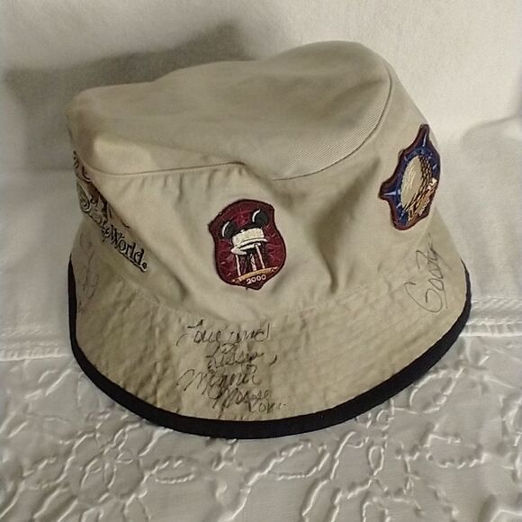 2000 Disneyworld Bucket Hat - Picture 11 of 11